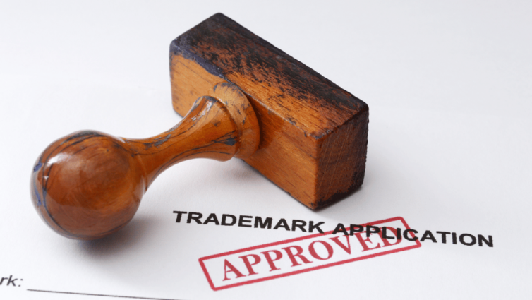 Section 1(a) actual use application and a Section 1(b) intent to use trademark registration application